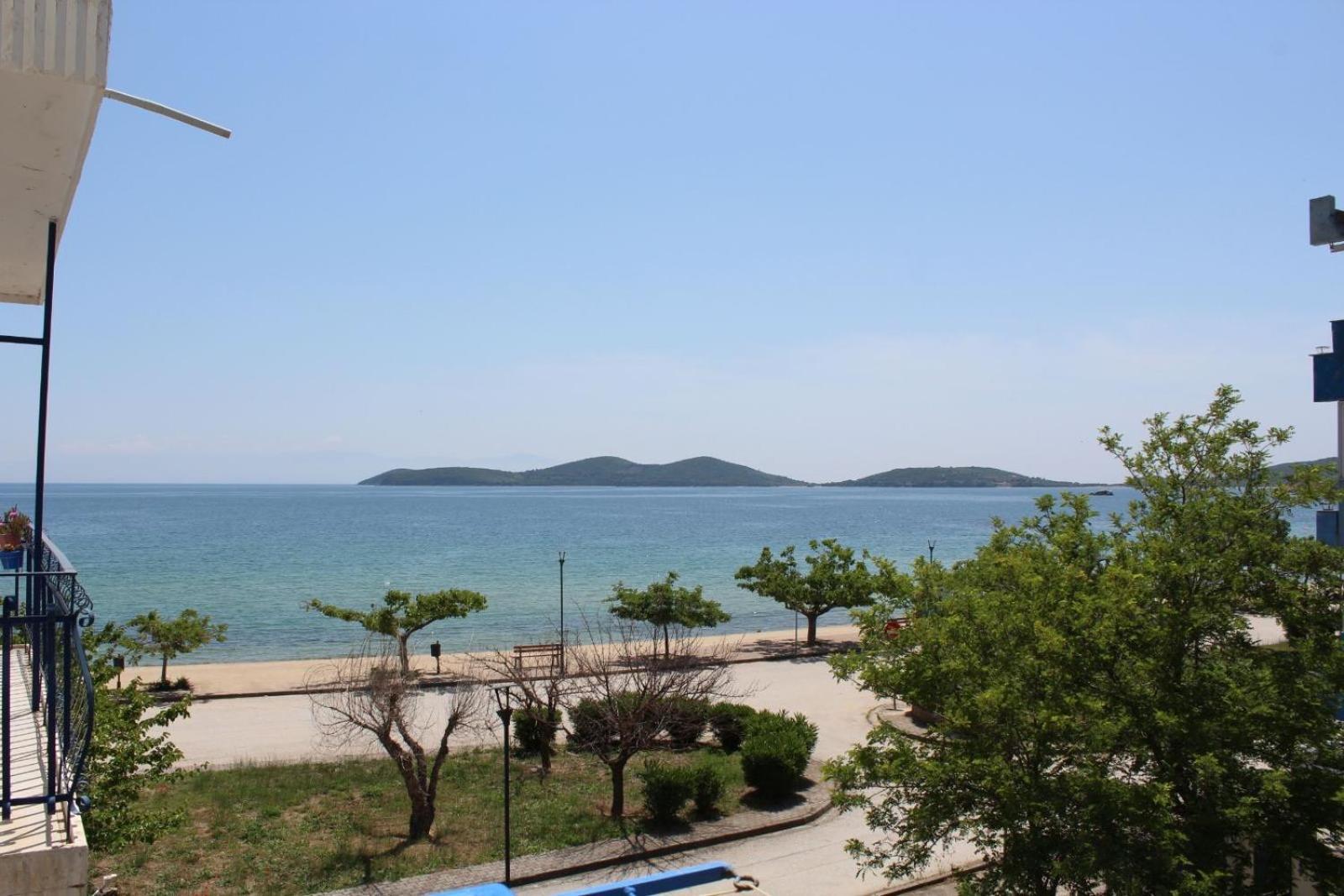 Analev Apartment Néa Péramos Bagian luar foto